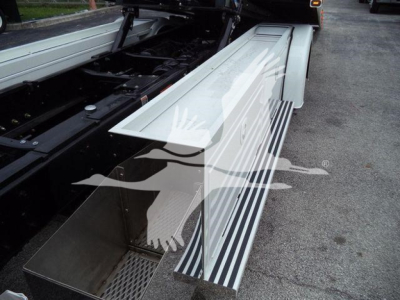 Kenworth T280 rollback truck side steps with white and black striped running board and chrome step,
