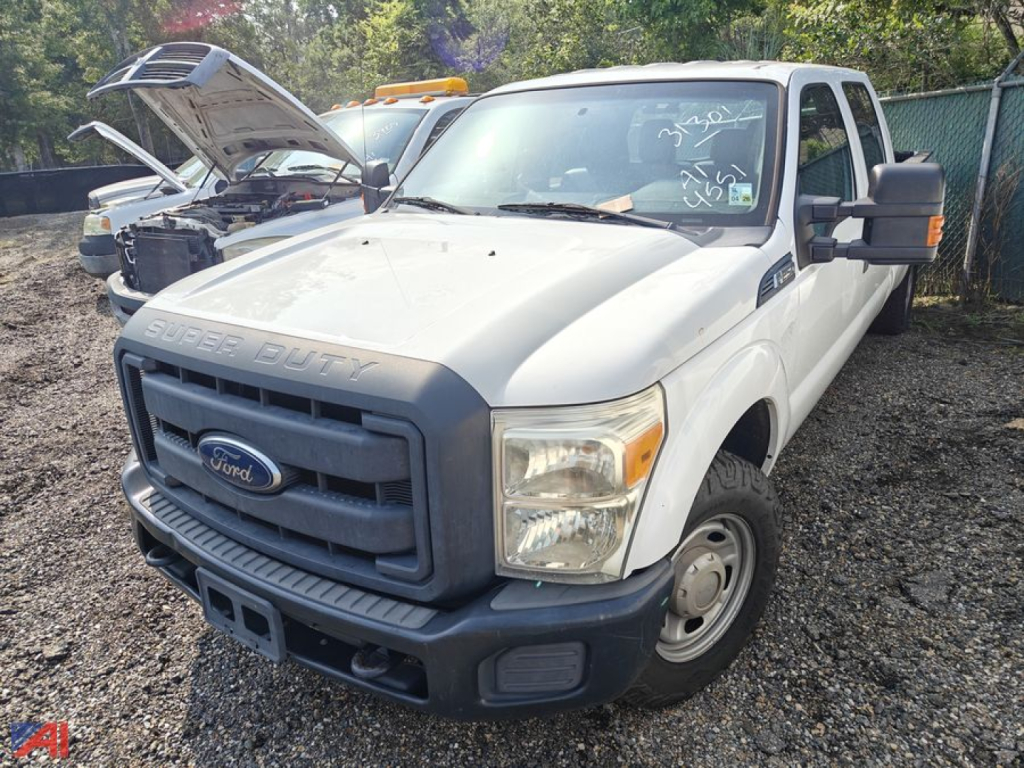Ford F-250 Super Duty 2016 crew cab pickup truck front-left view with hood open and wheel visible.