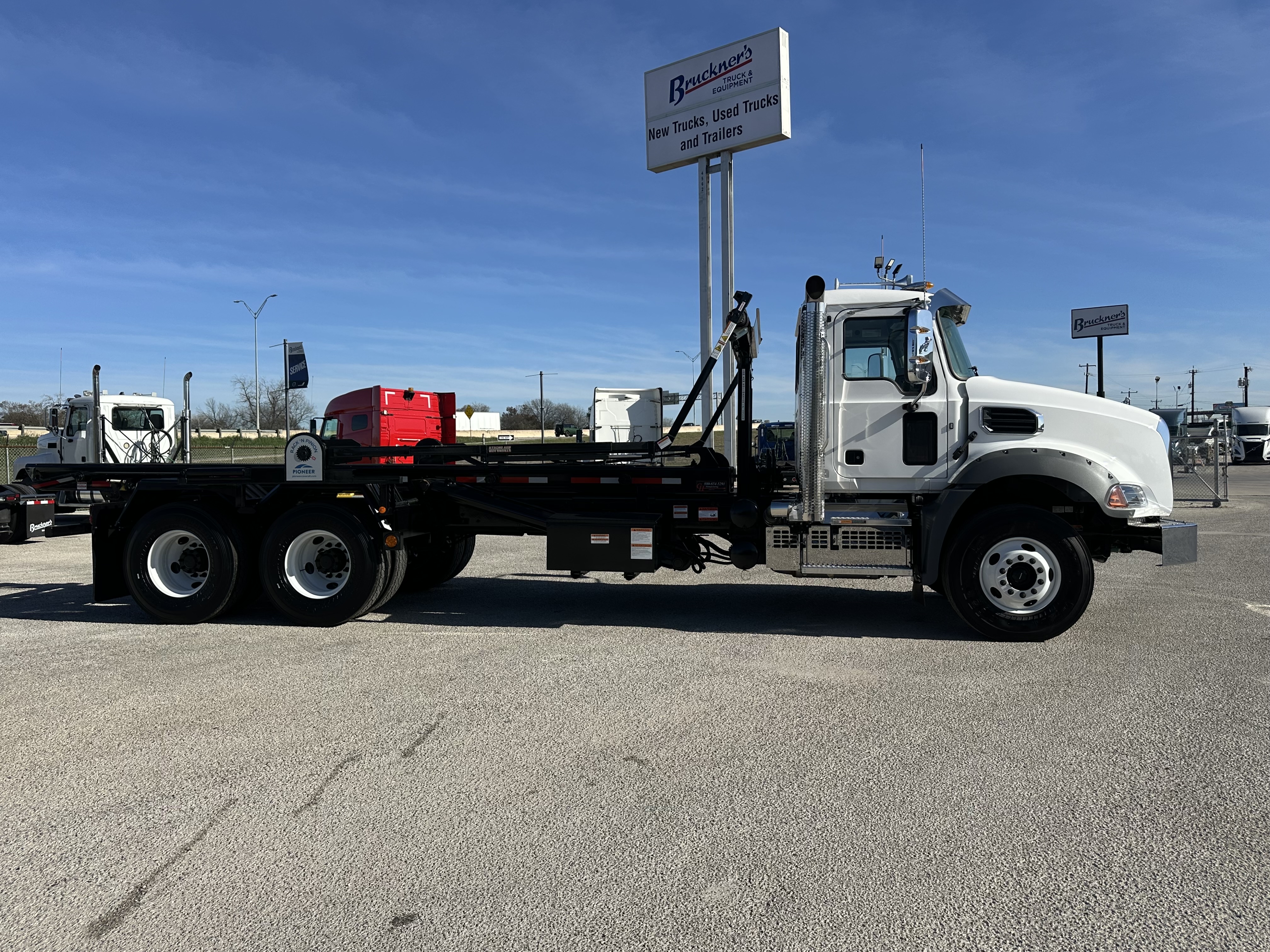 2026 Mack GR64B