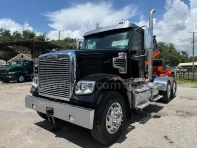 2015 FREIGHTLINER CORONADO