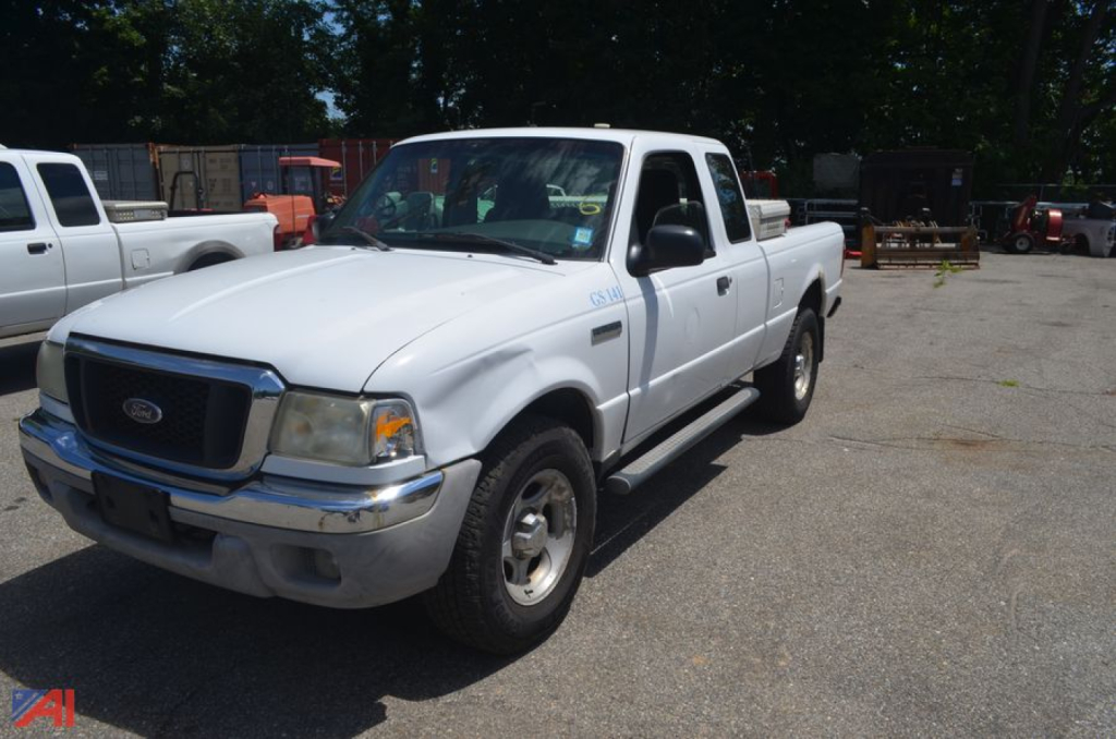 Ford Ranger pickup truck 2005 white extended cab 4x4 in a lot, front-left view showing side step bars and grille