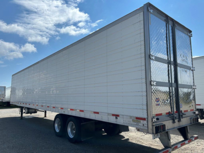 Trailer side and rear showing a 2020 refrigerated utility trailer with tandem axles and a chained rear door, VIN 1UYVS2532L2760603, stock U91150.