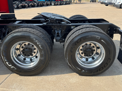 Kenworth T680 dual rear wheels and suspension showing wheels and frame