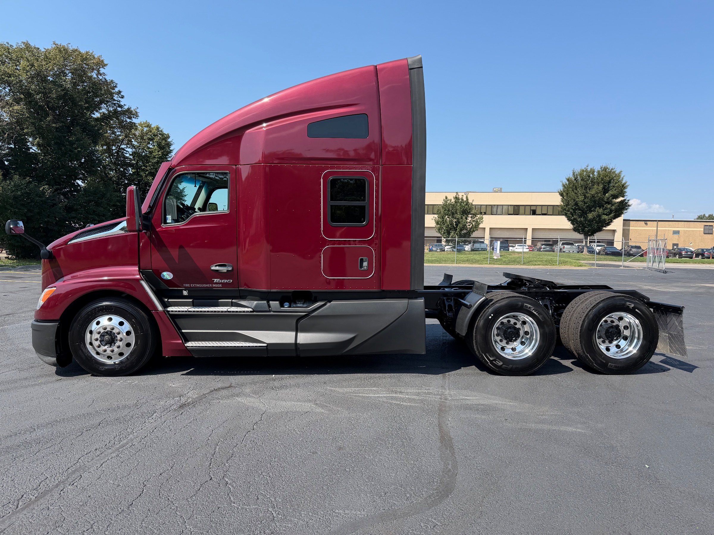 2022 Kenworth T680
