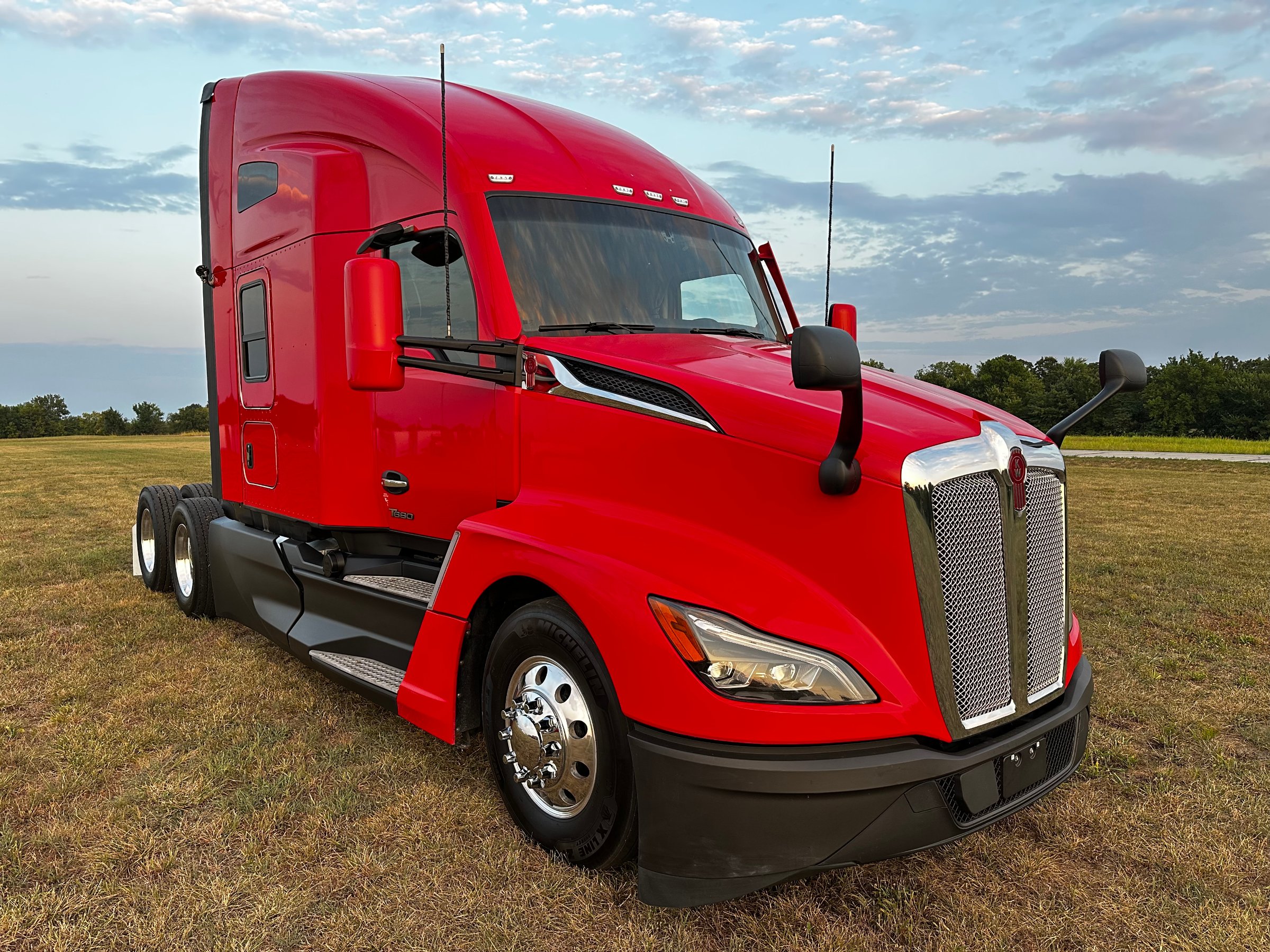 2023 Kenworth T680