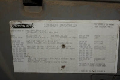 Freightliner component information plate with VIN 1FUJF0DE64LN36313 and various specs such as engine, transmission, axles, and build date.