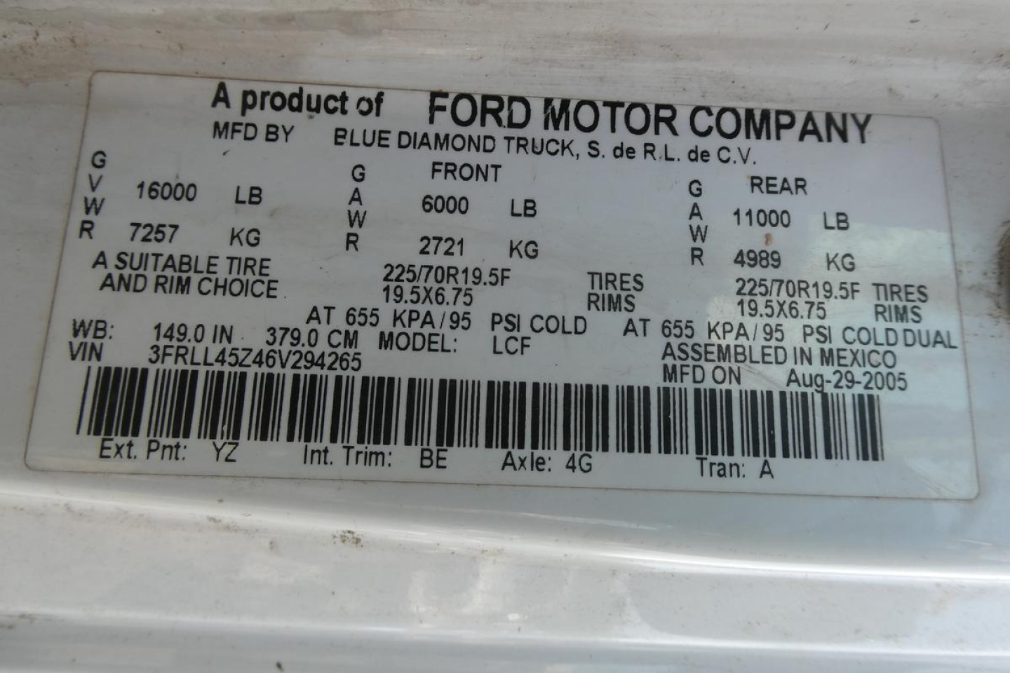 Ford Motor Company label on cab and chassis showing GVW, axle weights, tire sizes, and VIN 3FRLL45Z46V294265.