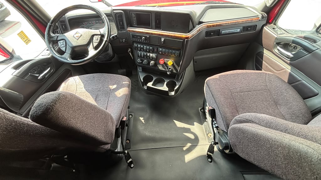 2022 International LT625