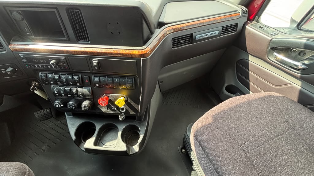 2022 International LT625