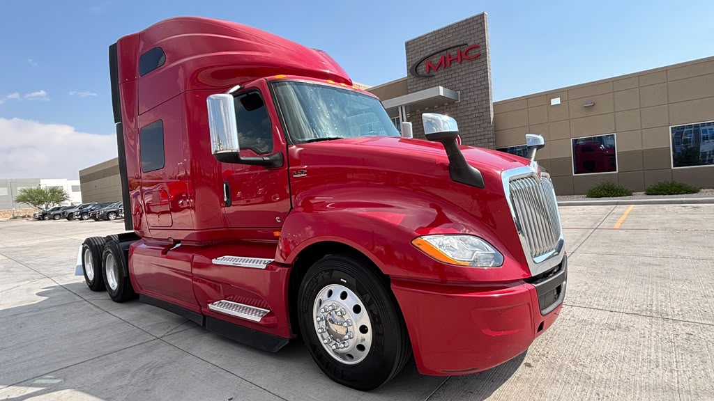 2022 International LT625