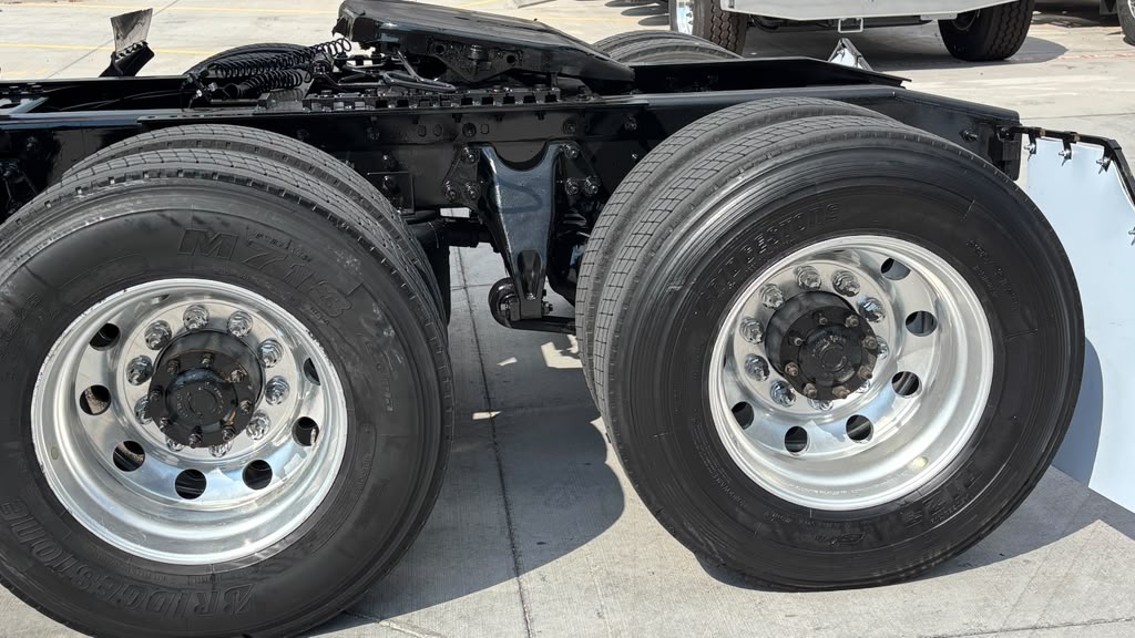 2022 International LT625