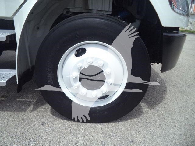 2023 Freightliner M2 106