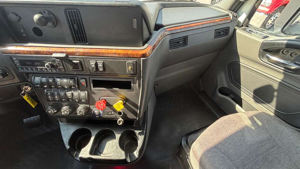 2022 International LT625