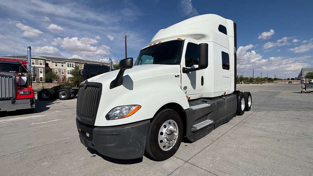 2022 International LT625