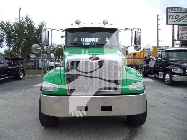 2018 Peterbilt 348