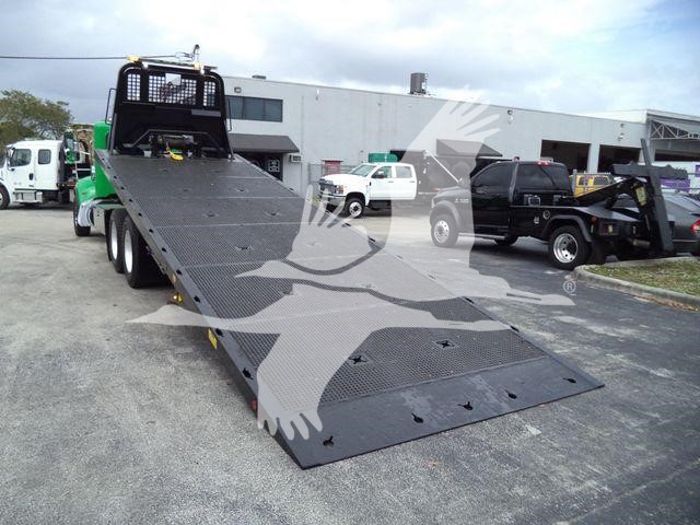2018 Peterbilt 348