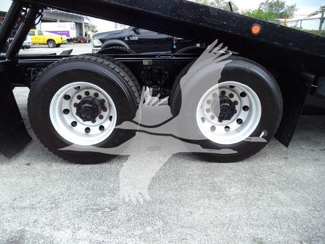 2018 Peterbilt 348