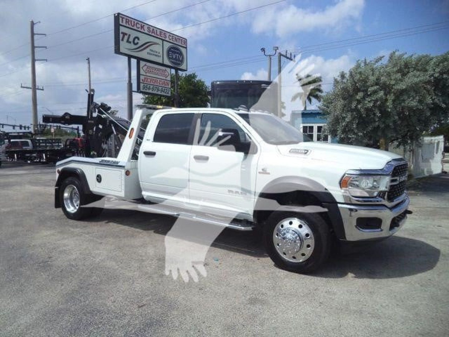 2024 Ram 5500 SLT white tow truck with winch, side view, stock MPL40RAM5500, new condition