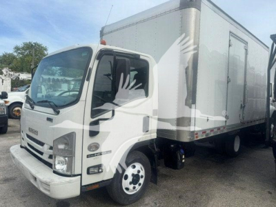 Isuzu NPR-HD box truck idle view showing cab and box with VIN JALC4W163M7005857 and stock T05857.