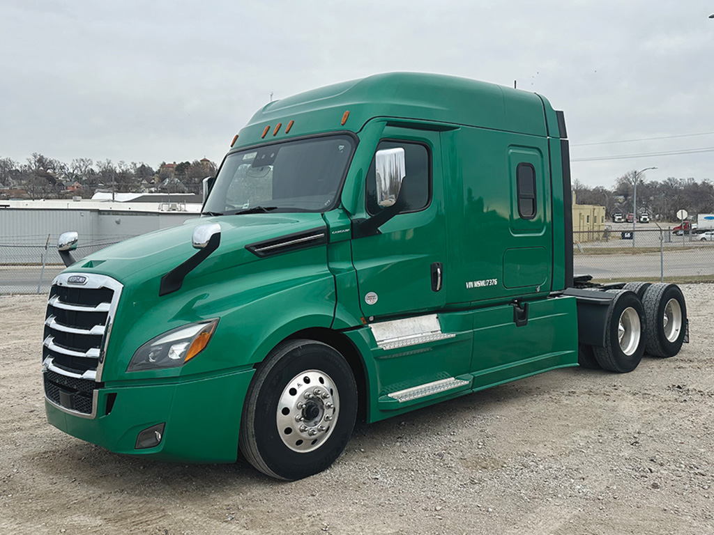2023 Freightliner Cascadia126