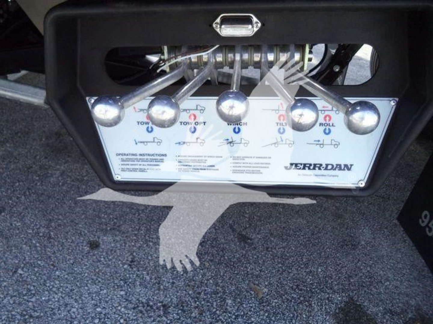 Freightliner M2 106 Plus display plate with controls and towing instructions.
