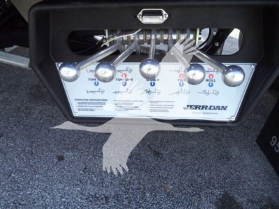 Freightliner M2 106 Plus display plate with controls and towing instructions.