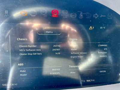 Kenworth T680 dash screen view showing chassis and engine data including Model, Software Versions, and engine hours.