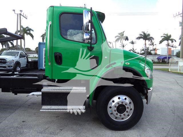 2015 Freightliner M2 106