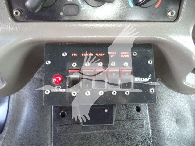 2015 Freightliner M2 106