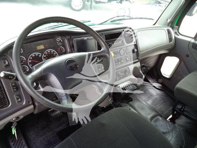 2015 Freightliner M2 106
