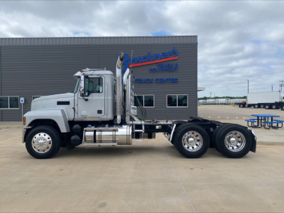 Truck chassis of a 2019 Mack PI64T daycab shown in side profile at a dealership lot with stock number B3314P and VIN 1M1PN4GY6KM003905.