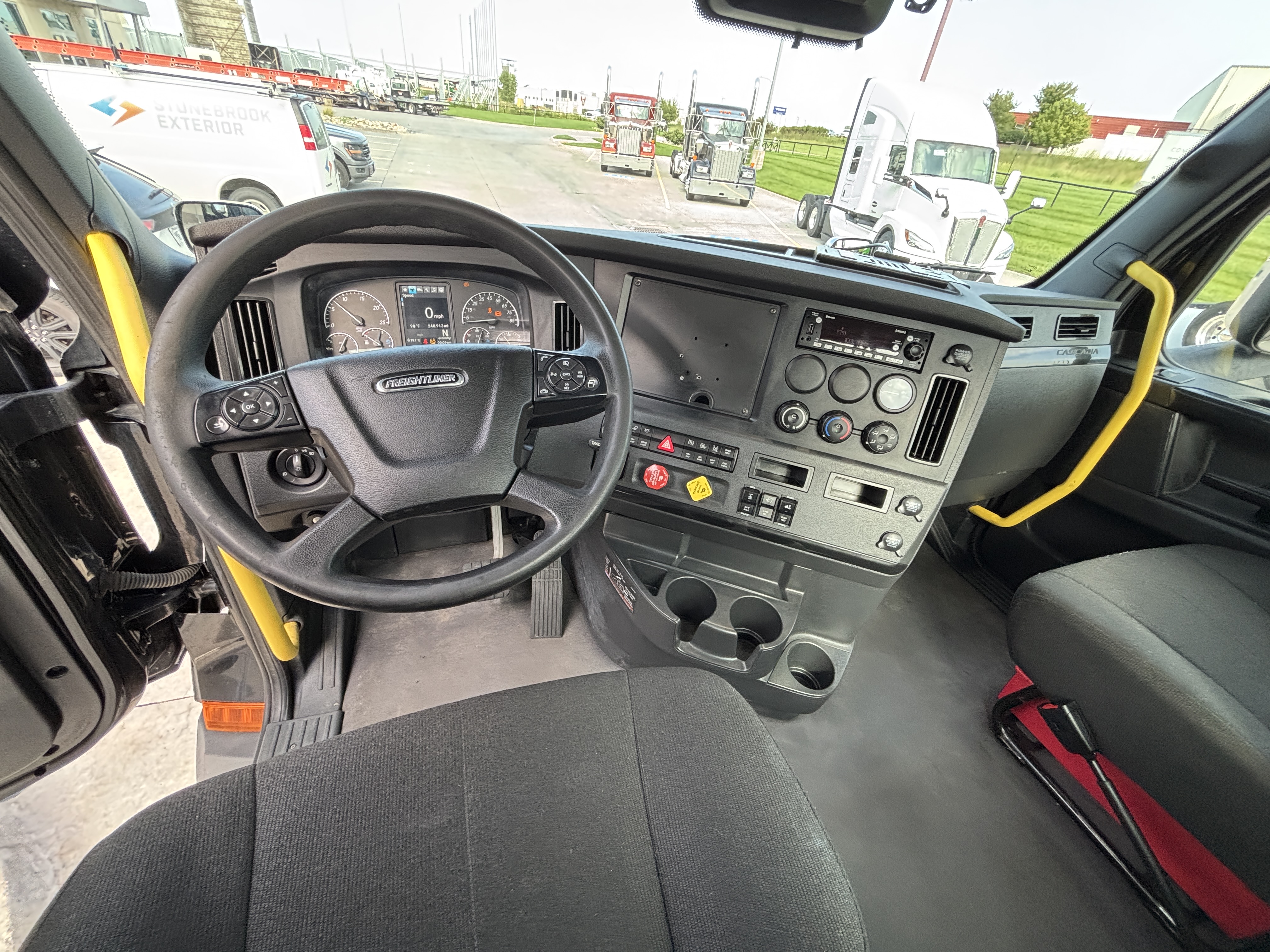 2023 Freightliner PE11664DC