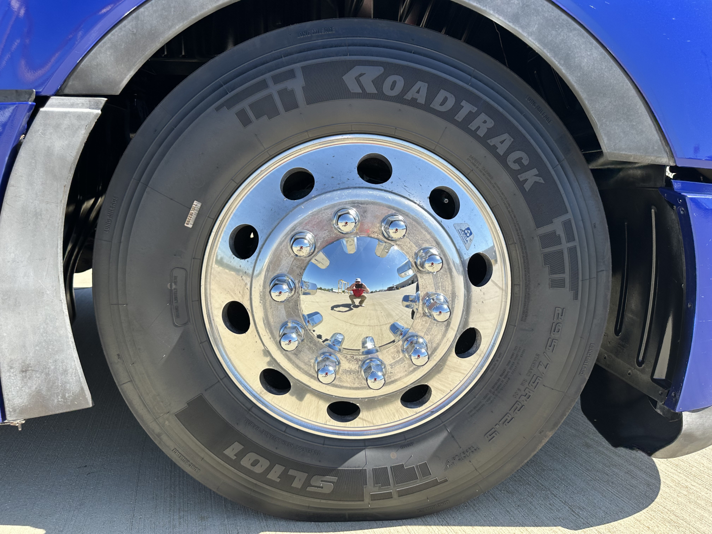 Kenworth T680 wheel with Roadmaster Steer tire and polished hubcap; visible tire branding and wheel bolts.