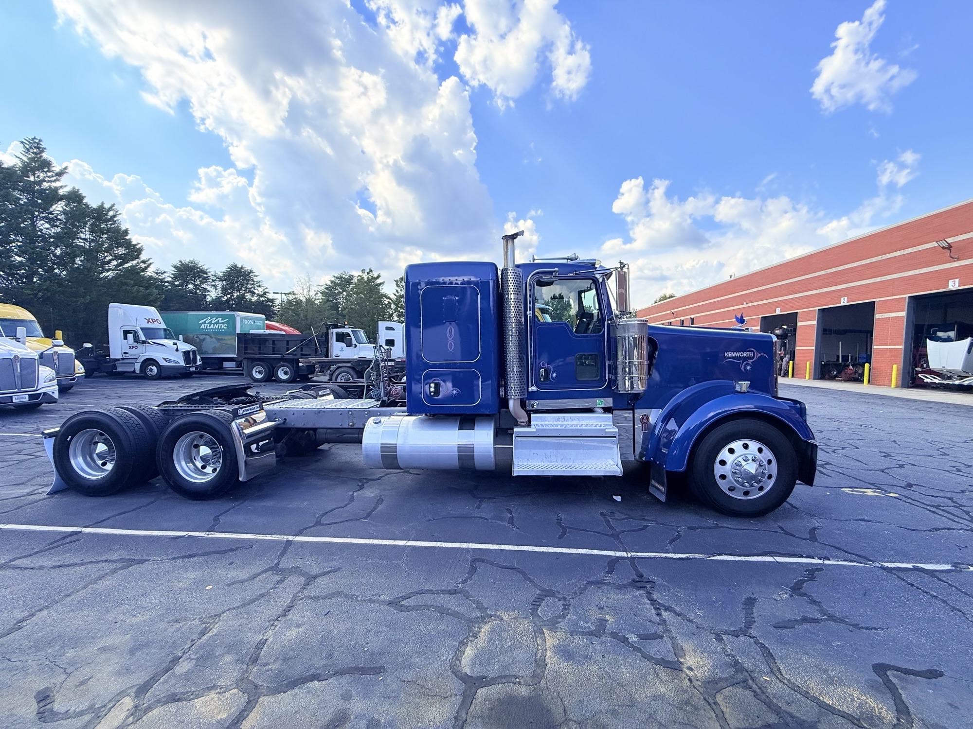 2021 Kenworth W900L