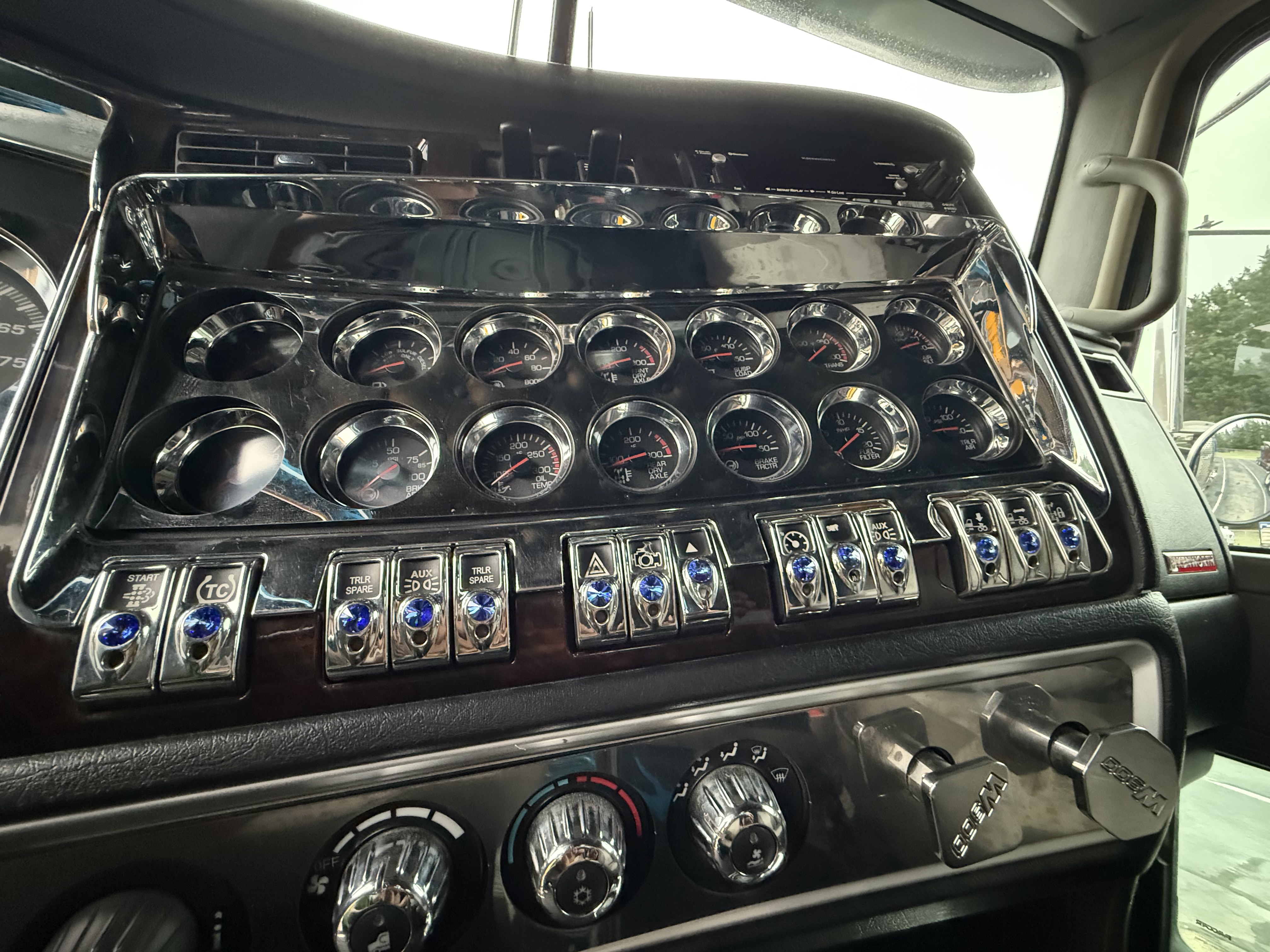 2021 Kenworth W900L