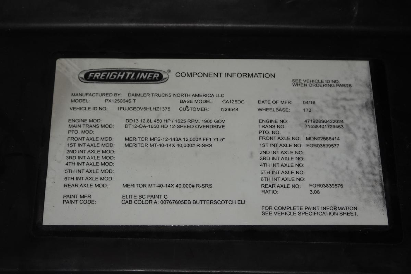 https://cdn.truckertotrucker.com/ad-photos/ec82ac0d-009a-42ca-9666-20fad7c12869/large/freightliner-cascadia-125-component-information-plate-3481469.jpg?
