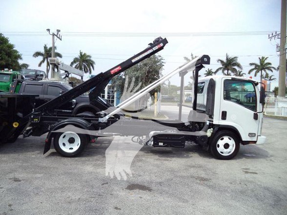 2017 Isuzu NRR