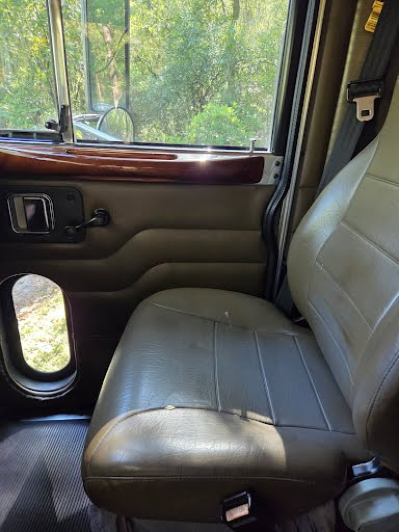 Peterbilt 378 truck interior seat and door panel view
