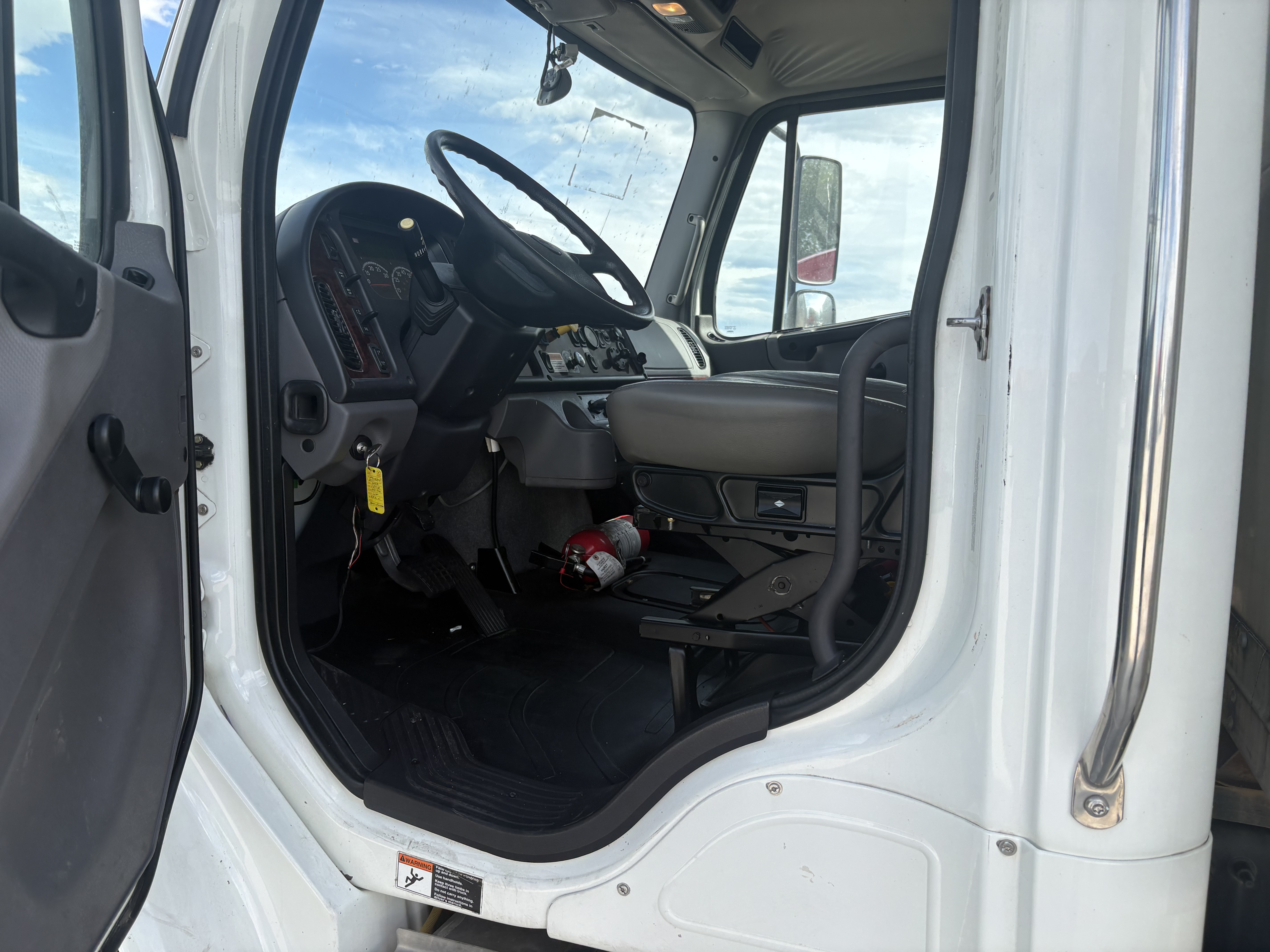 2022 Freightliner M2-106