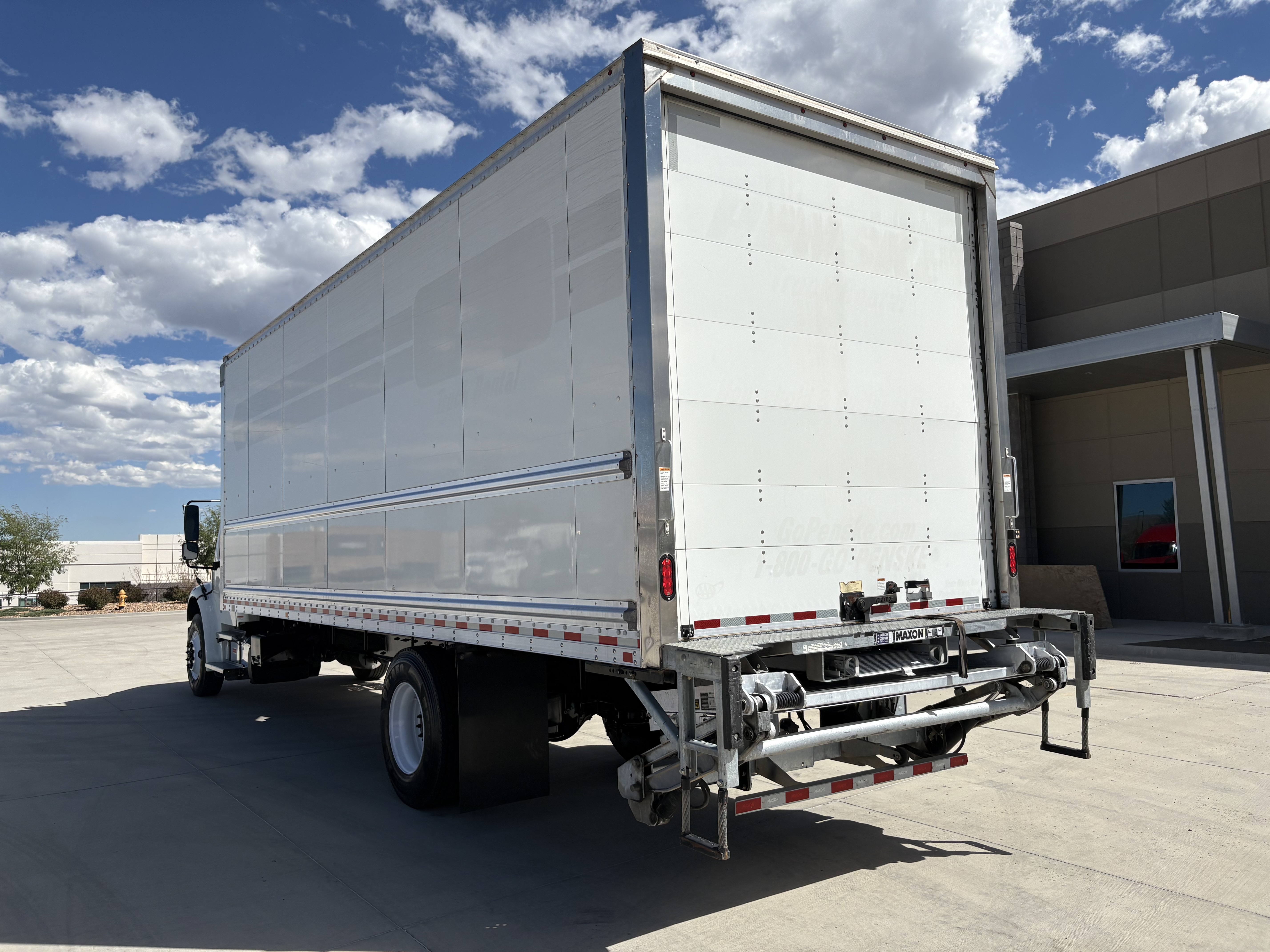 2022 Freightliner M2-106