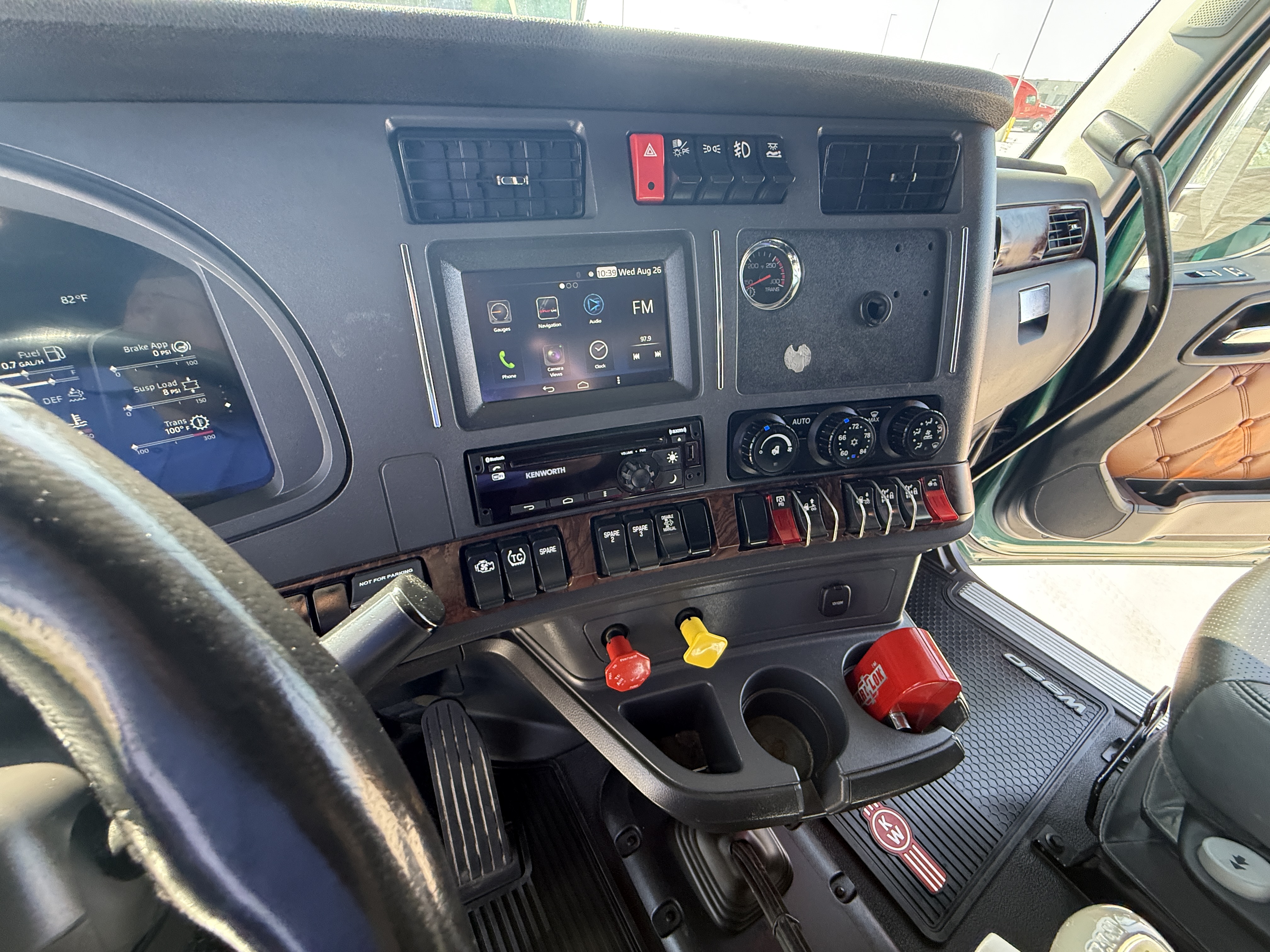 2023 Kenworth W990