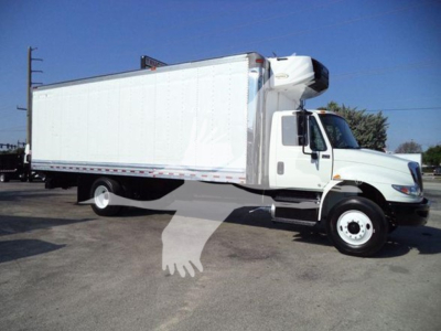 International Durastar 4300 refrigerated truck side view showing white cargo box and cab, VIN 1HTMMMML2KH389524 visible on listing, stock number T89524.