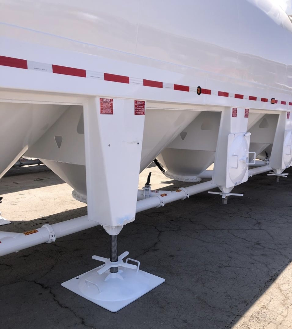 PORTABLE CEMENT SILO TRAILER