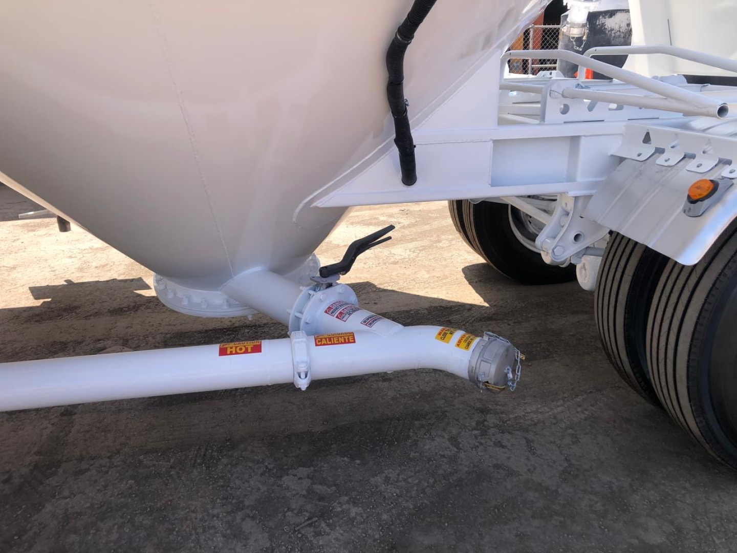 PORTABLE CEMENT SILO TRAILER