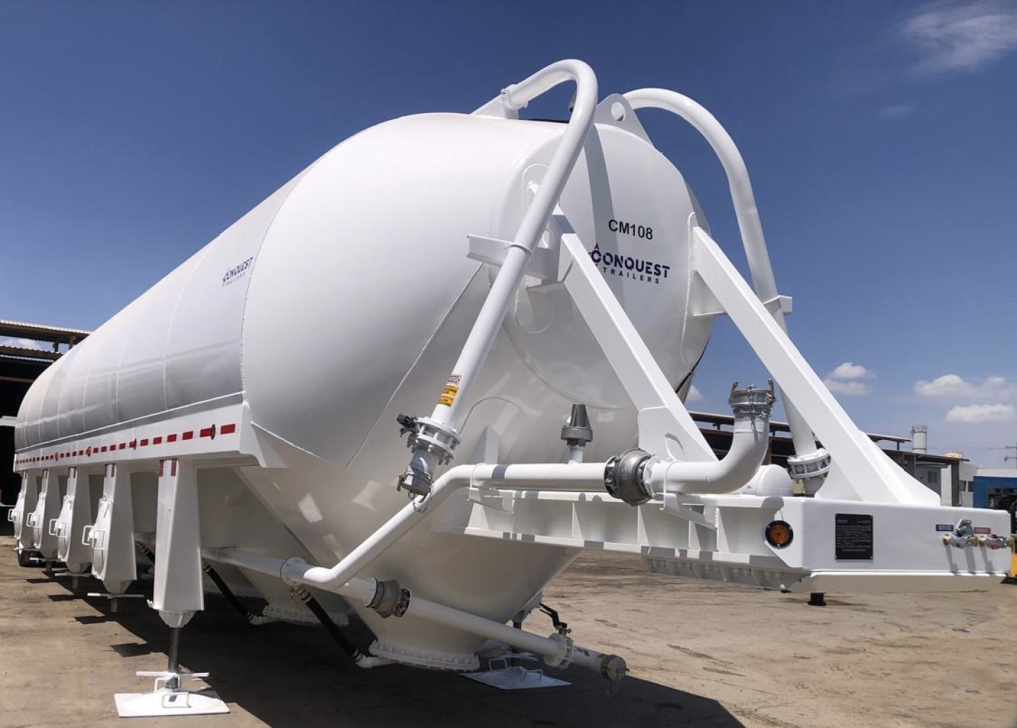 PORTABLE CEMENT SILO TRAILER