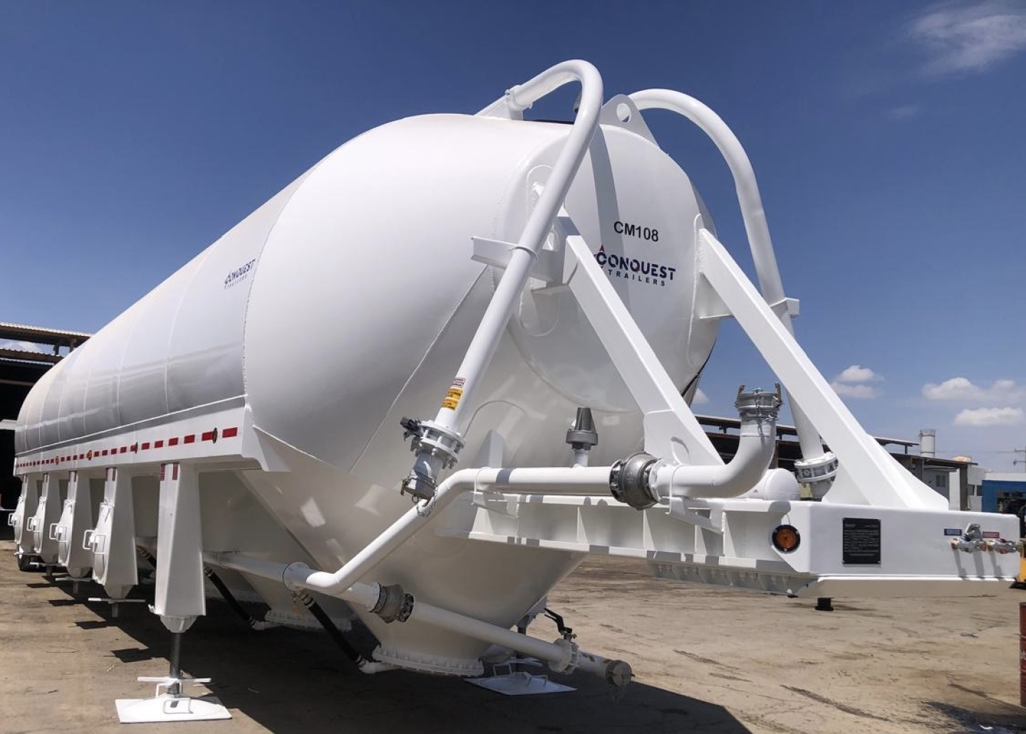 PORTABLE CEMENT SILO TRAILER