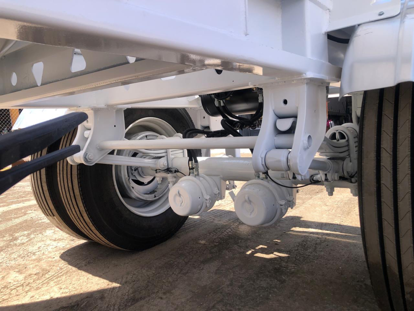 PORTABLE CEMENT SILO TRAILER