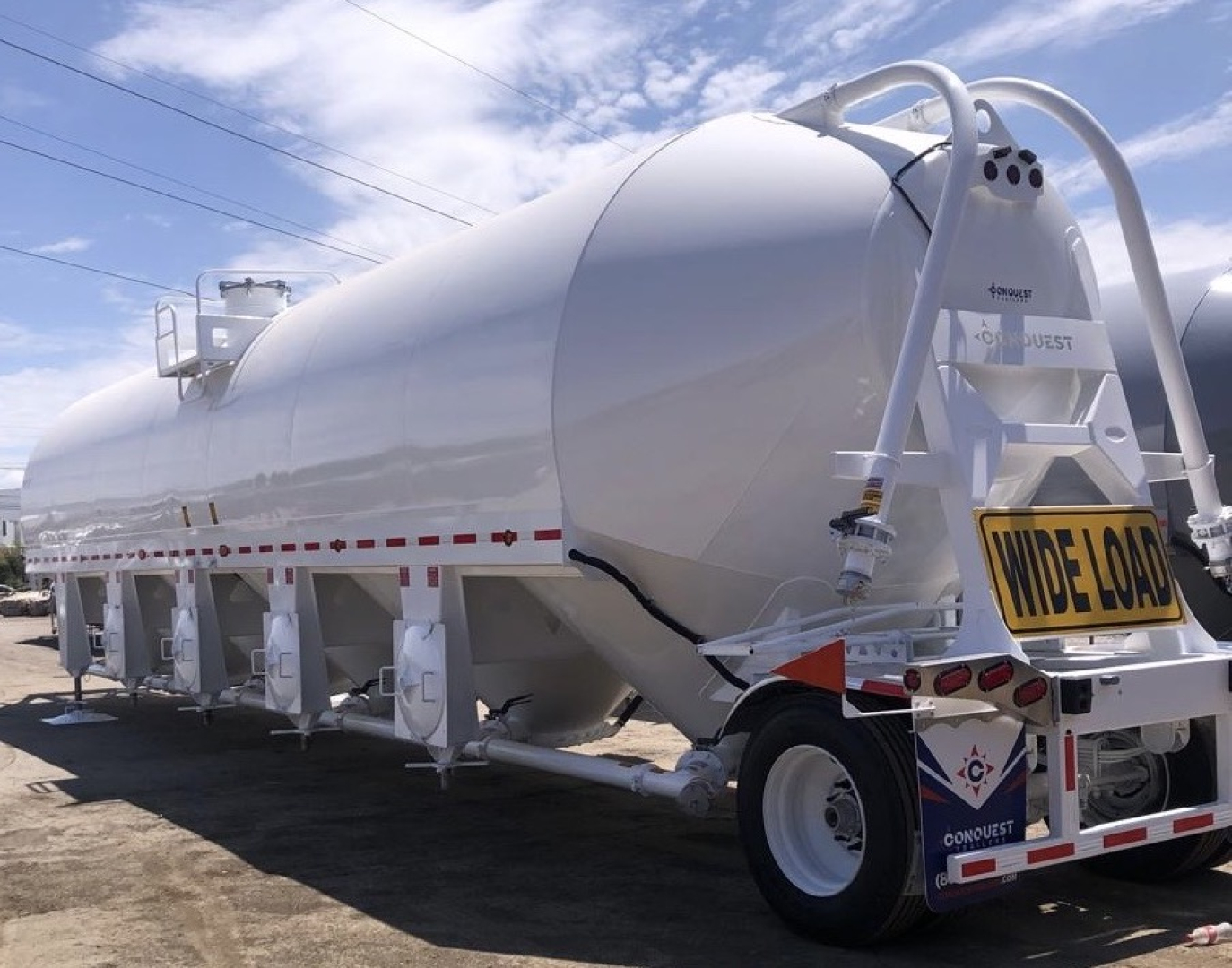 PORTABLE CEMENT SILO TRAILER