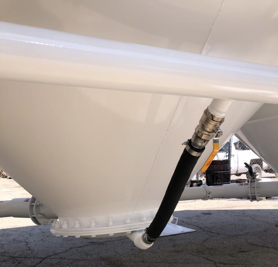 PORTABLE CEMENT SILO TRAILER