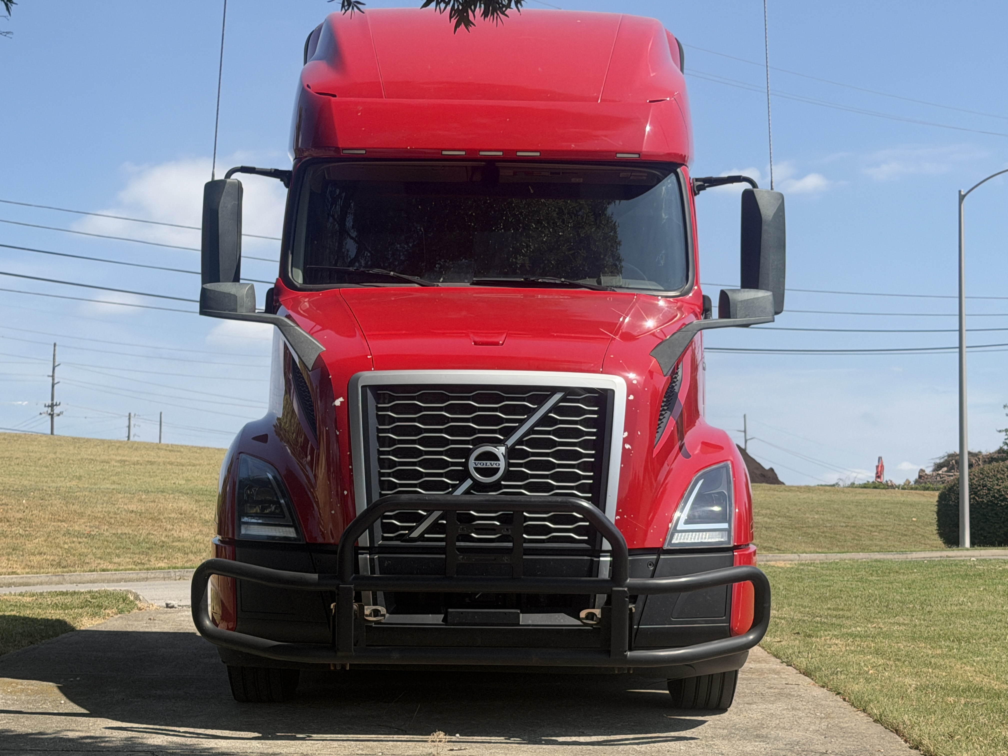 2022 Volvo VNL64T760